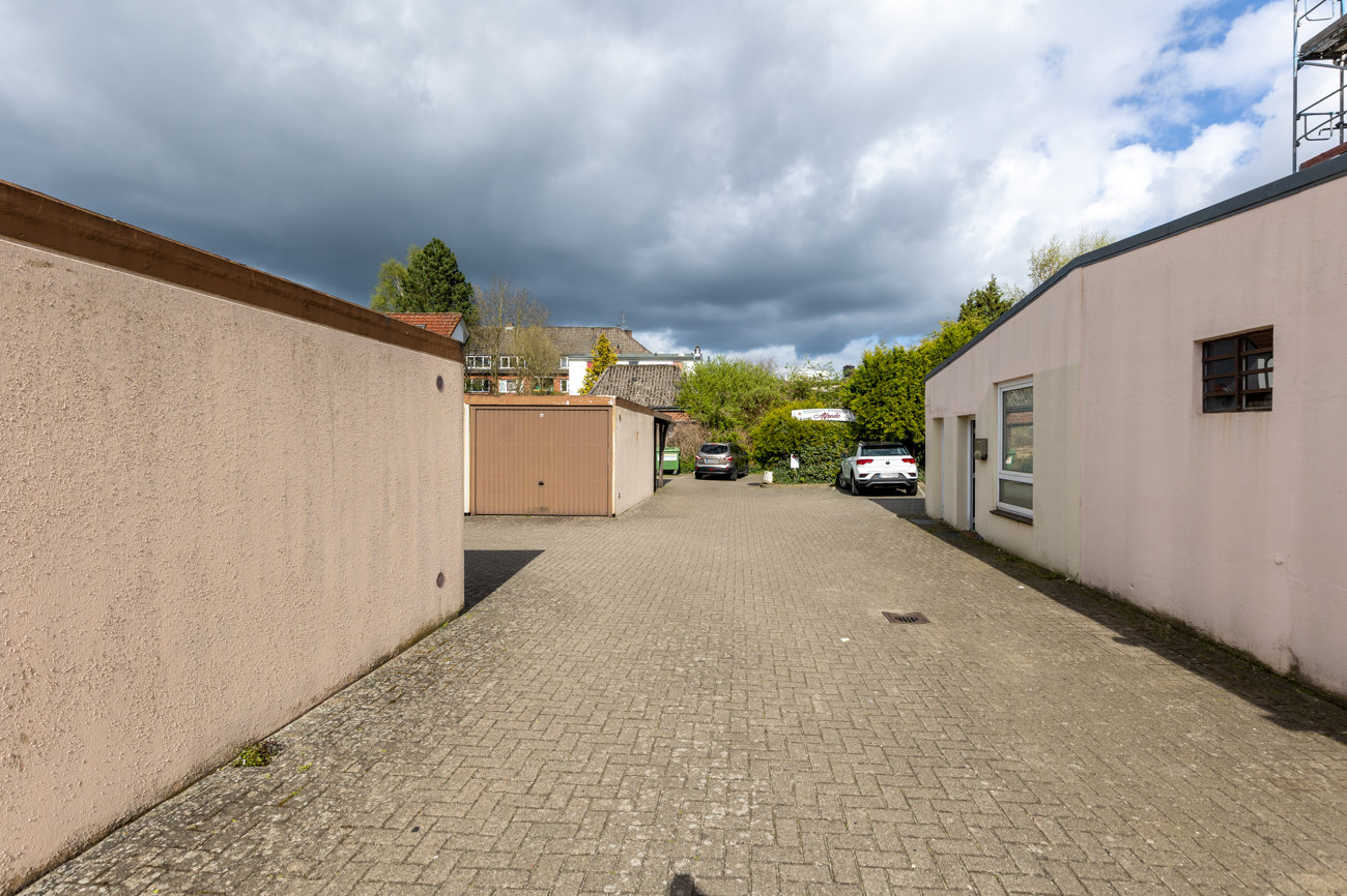 Zufahrt Parkpätze